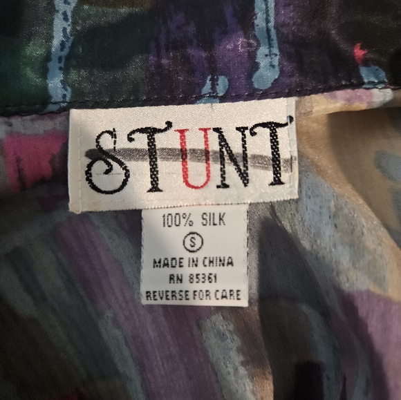 VTG 90s Stunt 100% Silk Button Up Top  with Shoulder Pads! Small - Picture 4 of 4